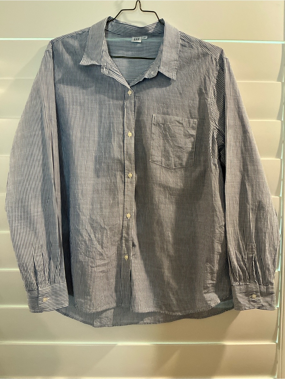 EUC - Women’s GAP Navy and White Pinstripe Button-Down Shirt - Size XXL